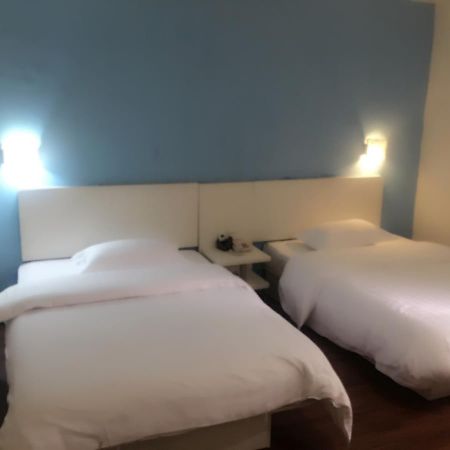 V8 Hotel Xicun Subway Branch Guangzhou Eksteriør bilde