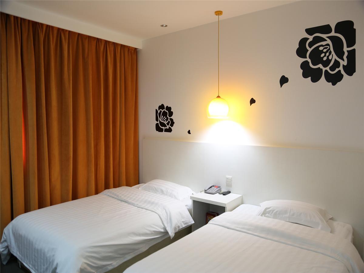 V8 Hotel Xicun Subway Branch Guangzhou Eksteriør bilde