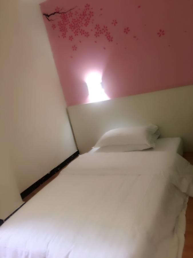 V8 Hotel Xicun Subway Branch Guangzhou Eksteriør bilde